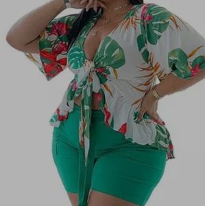 Brand new two piece floral top & shorts